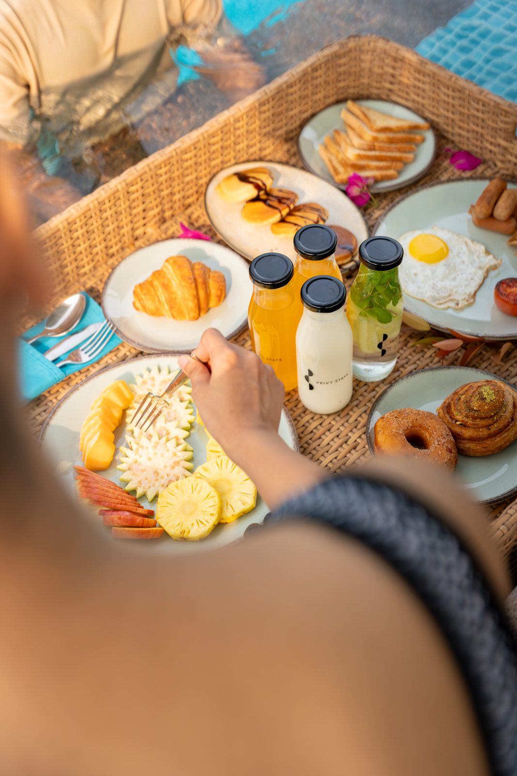 Floating Breakfast